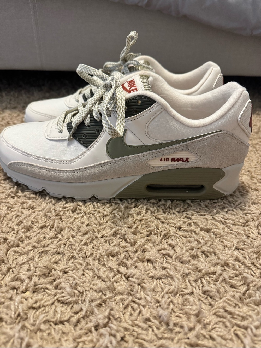 Nike Air Max Sneakers - White/Olive
